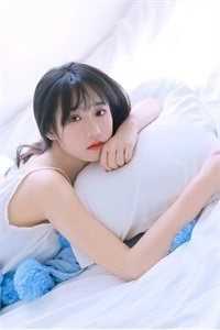 妹妹被欺负后，我带着一等功勋章闯烈士陵园